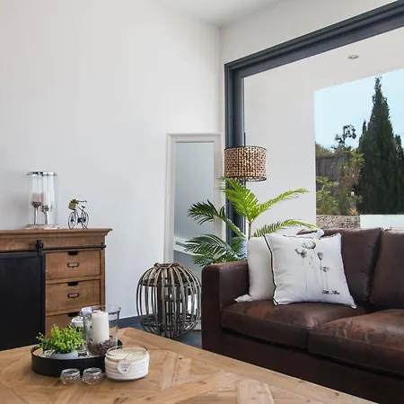 Caballito De Mar By Abahana Villa *